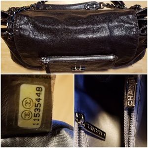 CHANEL Glazed Caviar Pocket in the City Tote